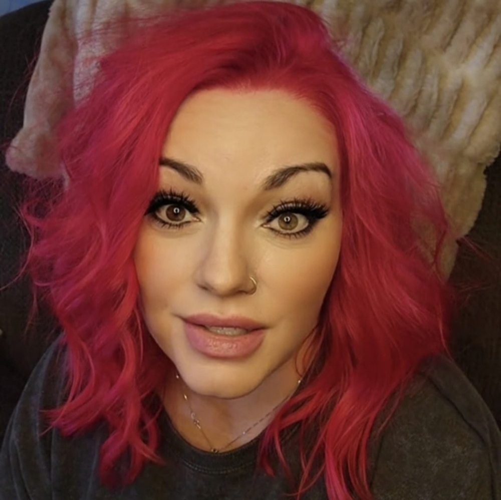 Meet your Posher, Carly